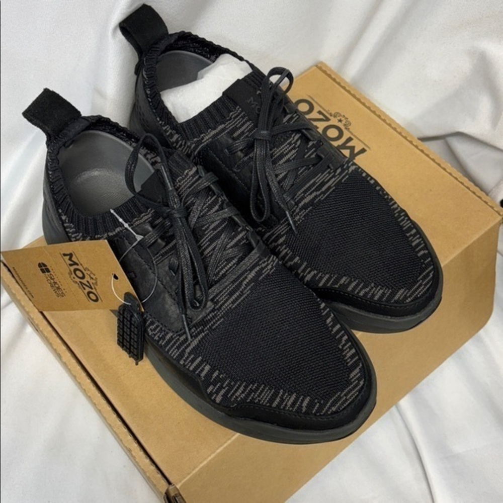 MOZO city runner black and grey Black Knit Sneakers tennis shoes size 8.5